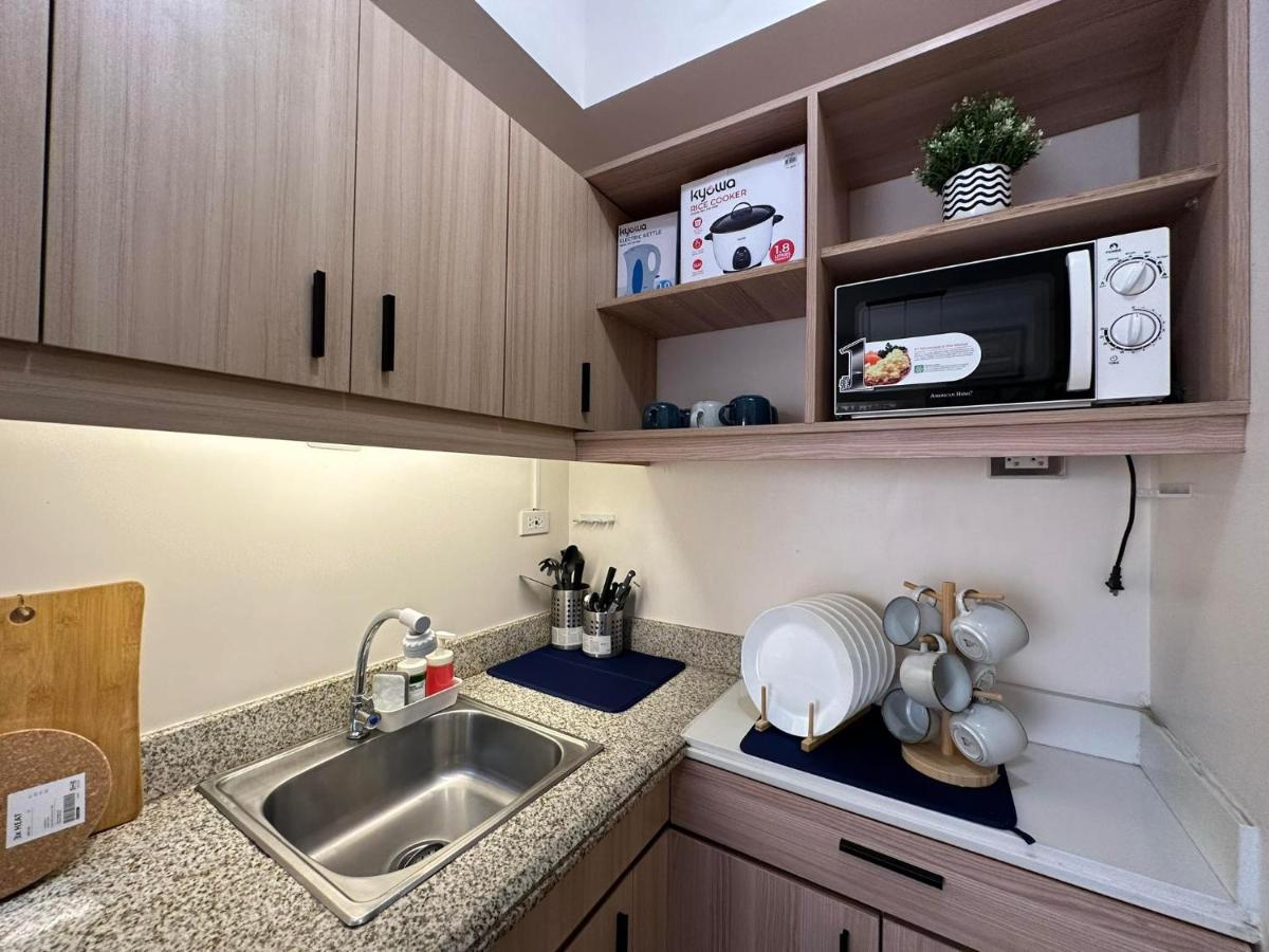 Celandine Residence In Quezon City Caloocan Kültér fotó
