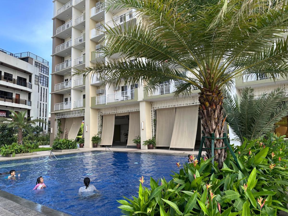 Celandine Residence In Quezon City Caloocan Kültér fotó